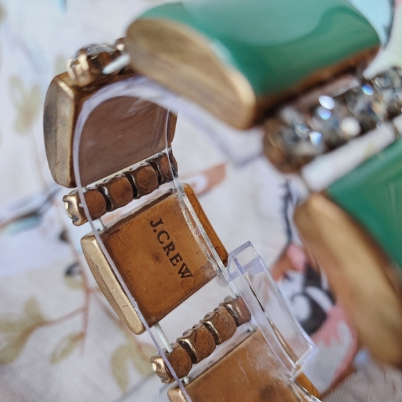 J. Crew Signed Light Jade Color Enamel Stretch Bracelet Oxidized Brass - Picture 3 of 9